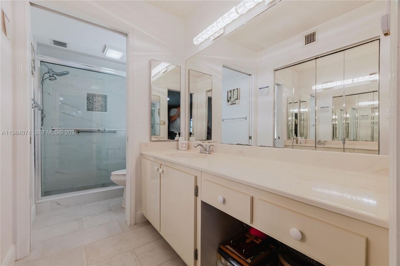 10834 W Clairmont Cir , Unit 204, Tamarac, FL 33321 Photo