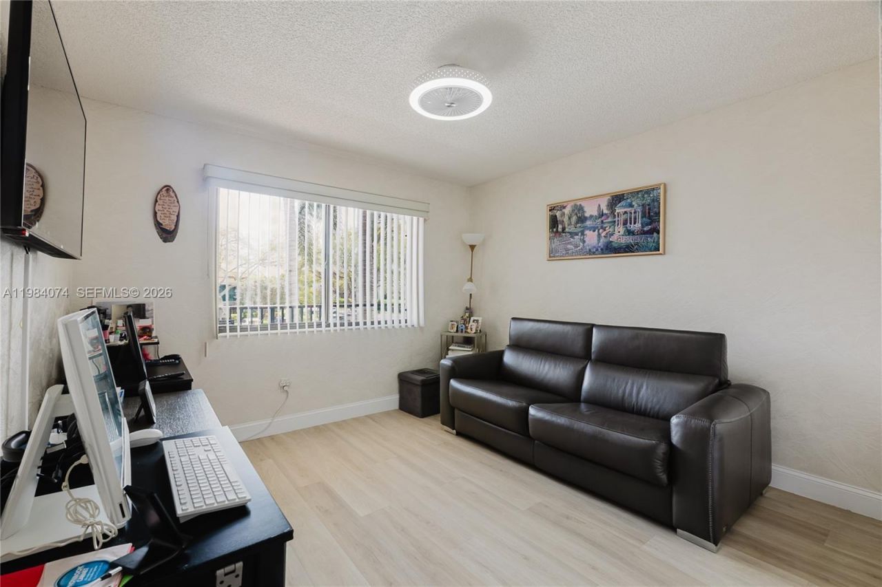 10834 W Clairmont Cir , Unit 204, Tamarac, FL 33321 Photo