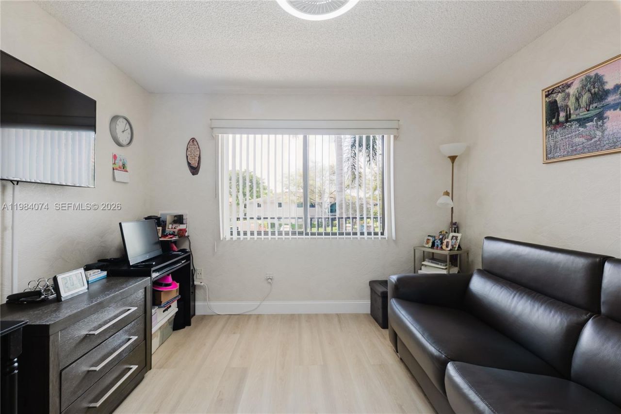 10834 W Clairmont Cir , Unit 204, Tamarac, FL 33321 Photo