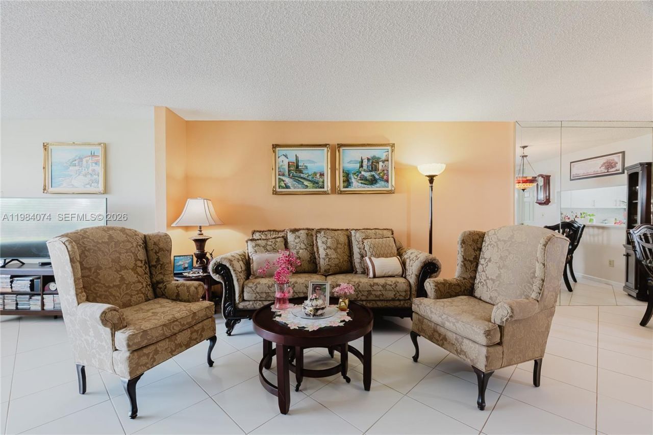 10834 W Clairmont Cir , Unit 204, Tamarac, FL 33321 Photo