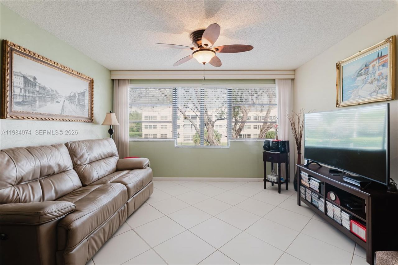 10834 W Clairmont Cir , Unit 204, Tamarac, FL 33321 Photo
