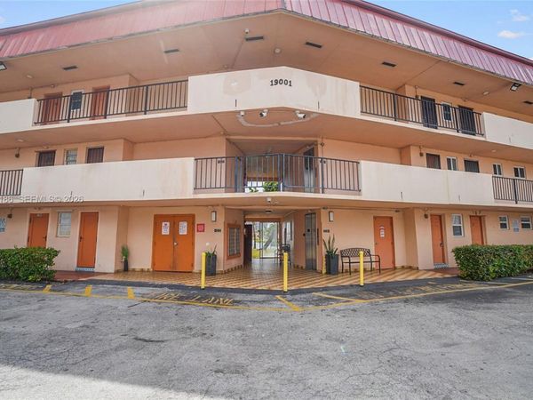 19001 NE 14th Ave , Unit 221, Miami, FL 33179
