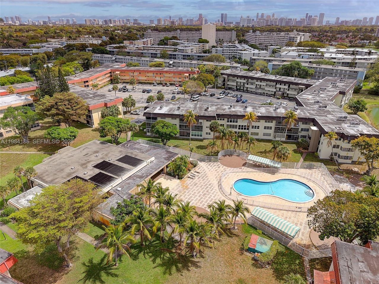 19001 NE 14th Ave , Unit 221, Miami, FL 33179 Photo