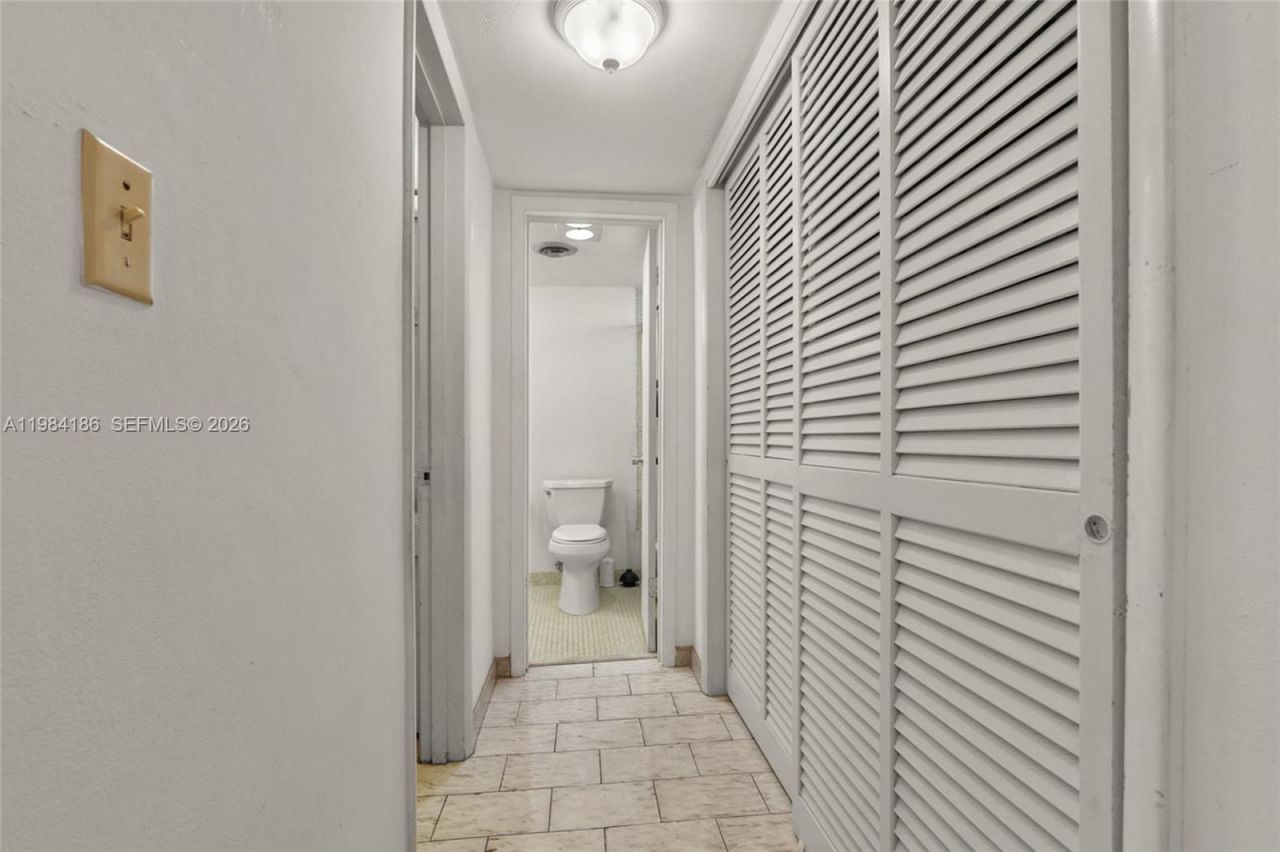 19001 NE 14th Ave , Unit 221, Miami, FL 33179 Photo