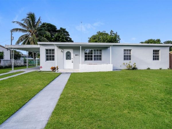 601 NW 194th St , Miami Gardens, FL 33169
