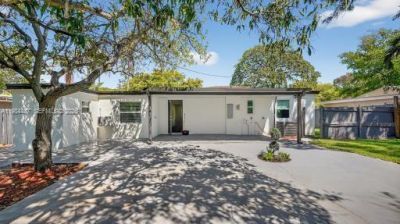 1010 NE 138th St, North Miami, FL 33161 Photo