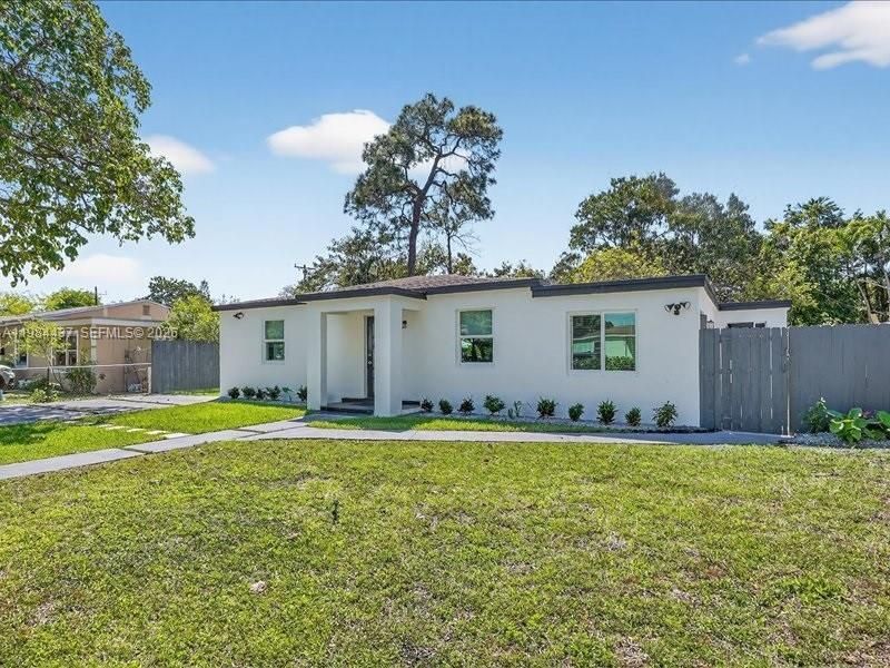 1010 NE 138th St, North Miami, FL 33161 Photo