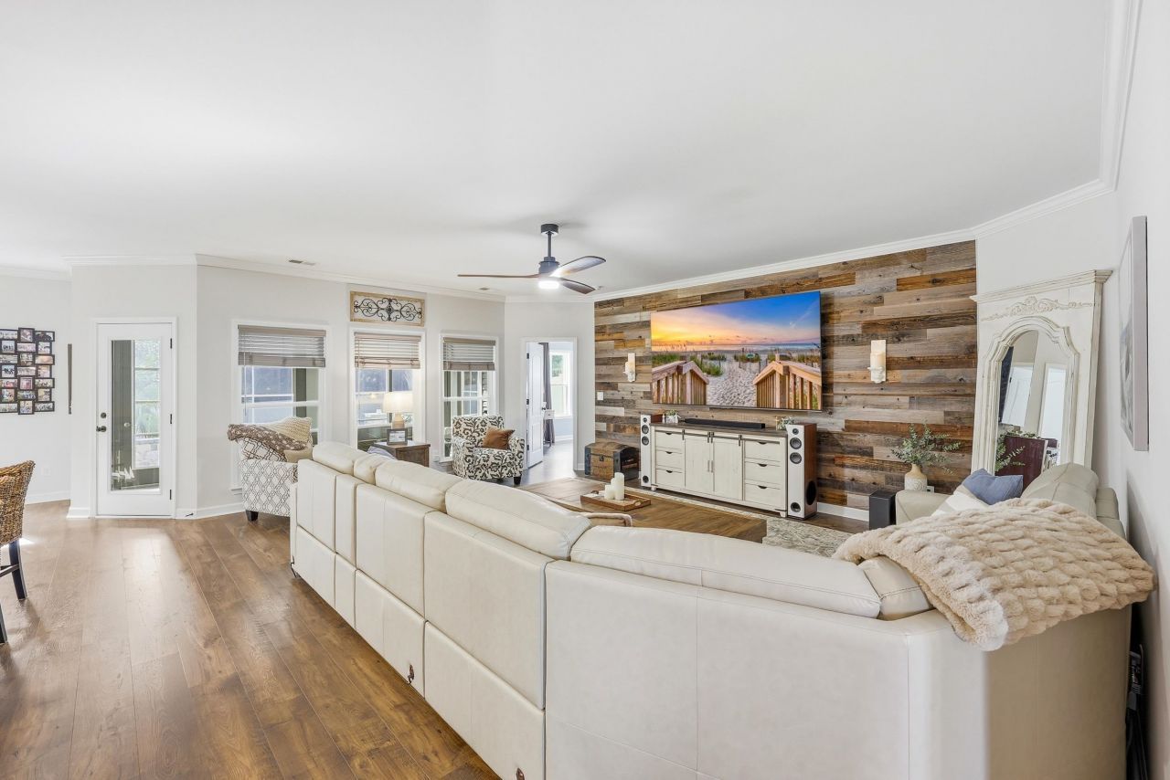 7039 Swansong Circle Photo 10