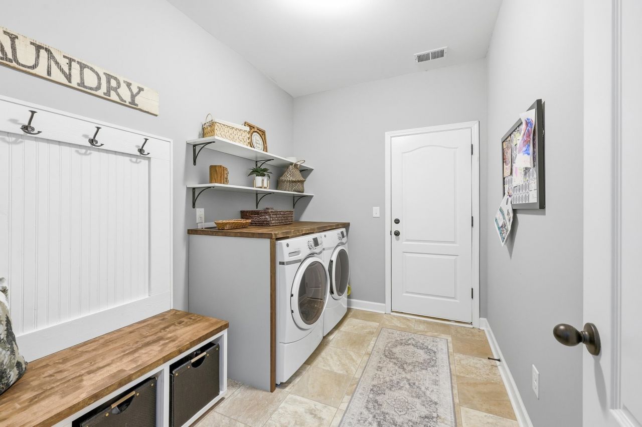 7039 Swansong Circle Photo 24