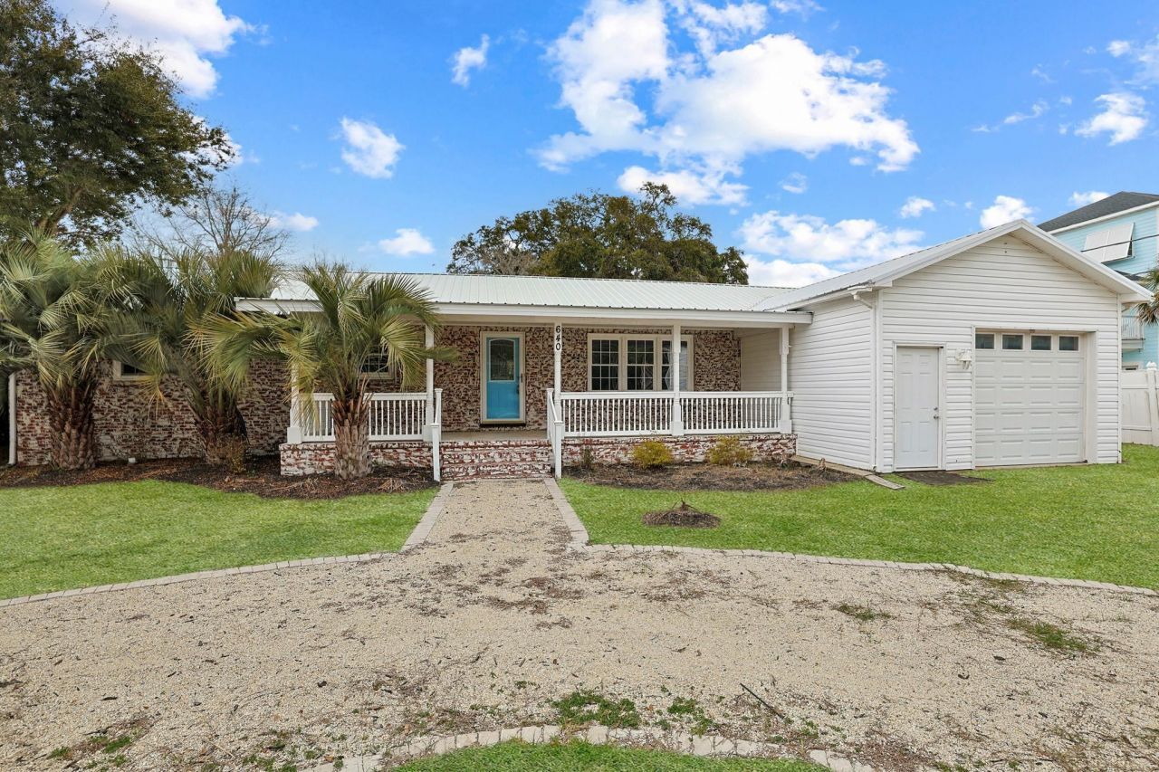 640 Belair Ave. Photo 1