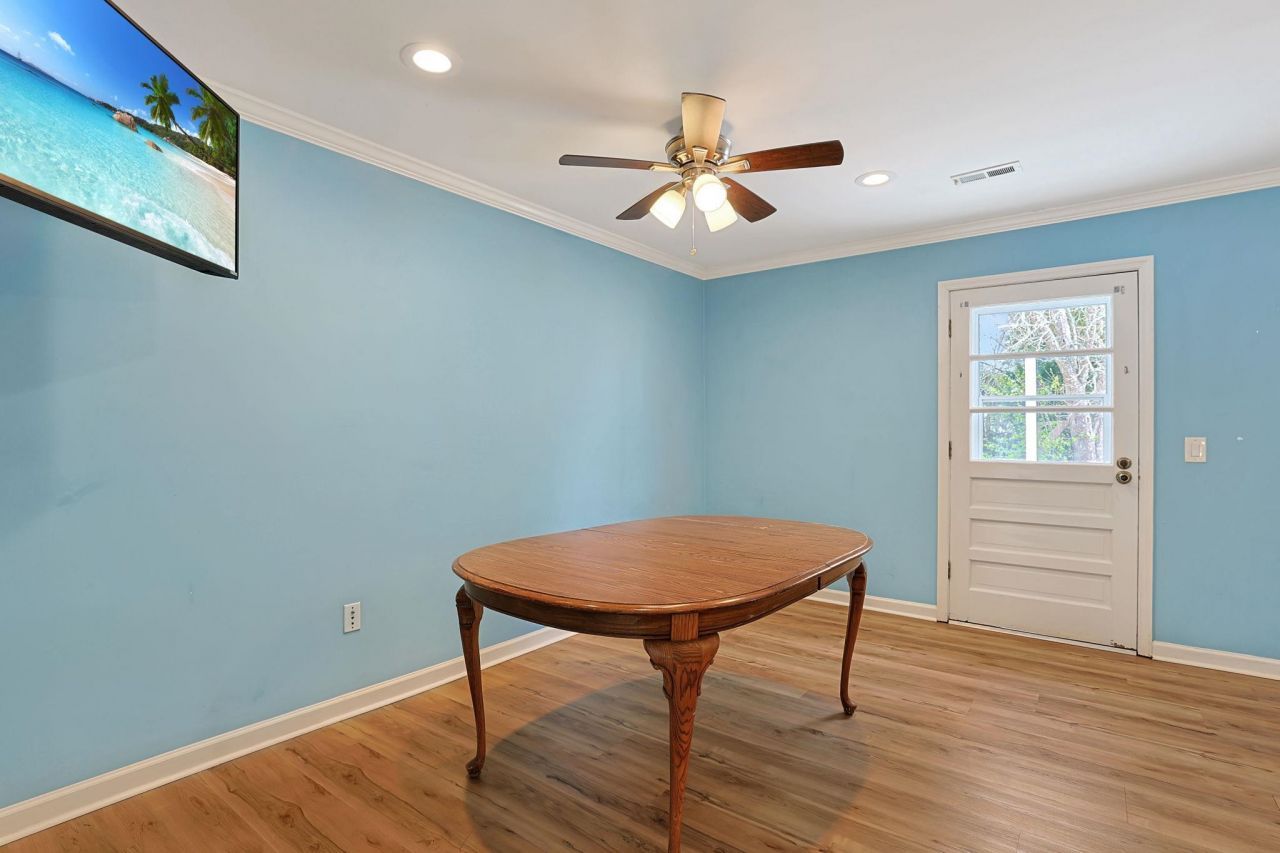 640 Belair Ave. Photo 15