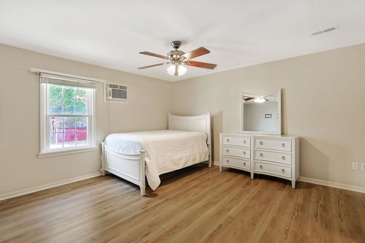 640 Belair Ave. Photo 18