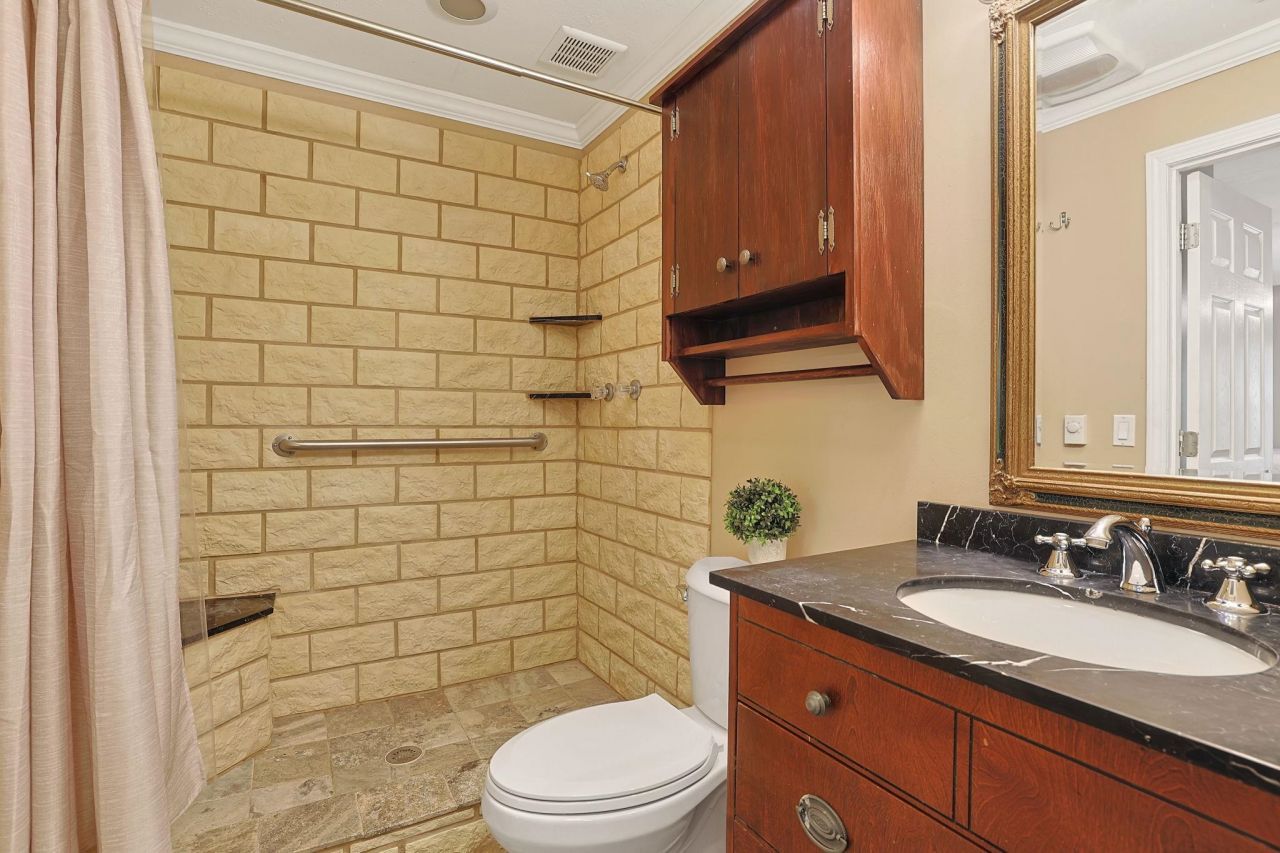 640 Belair Ave. Photo 21