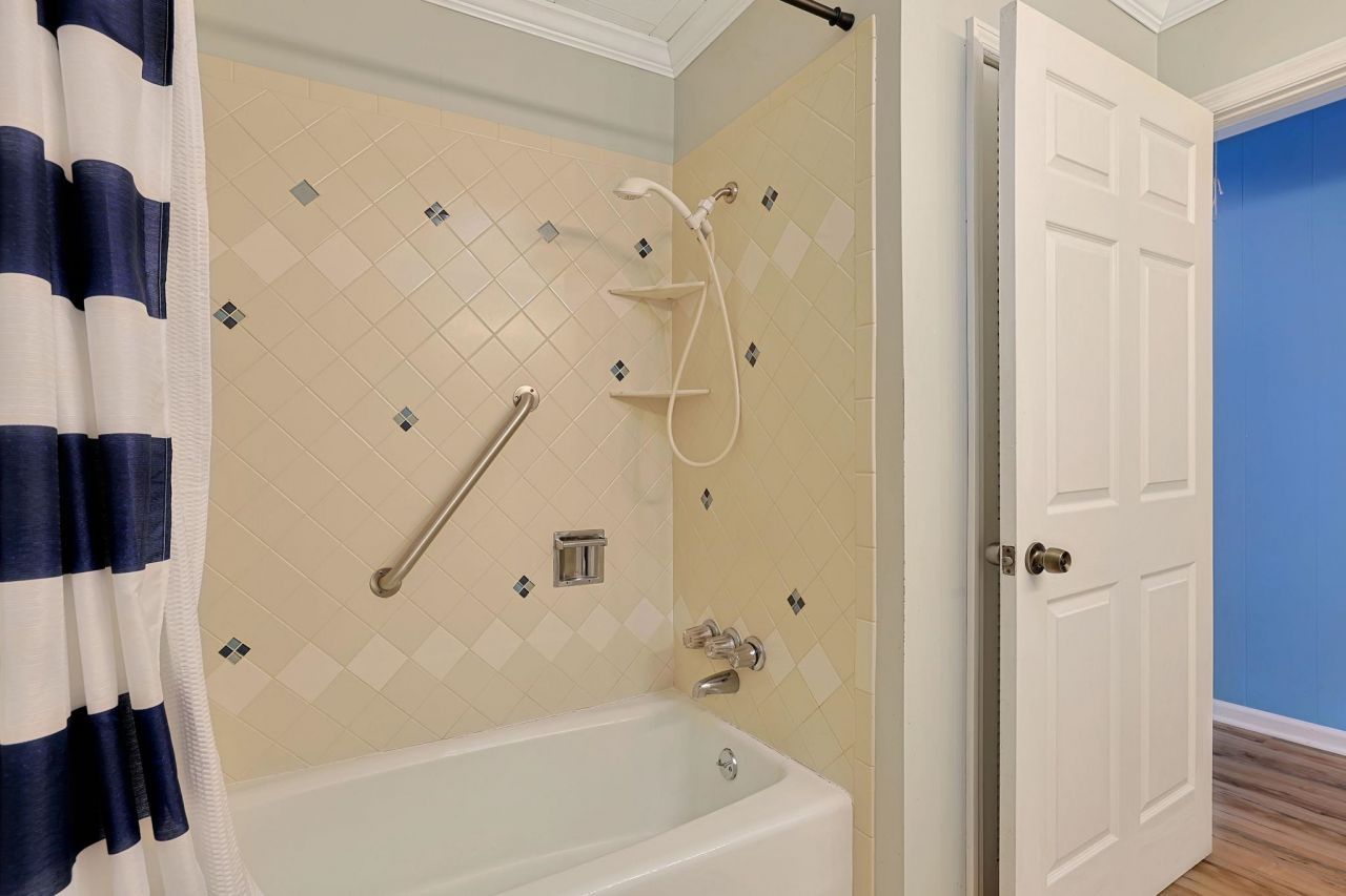 640 Belair Ave. Photo 30