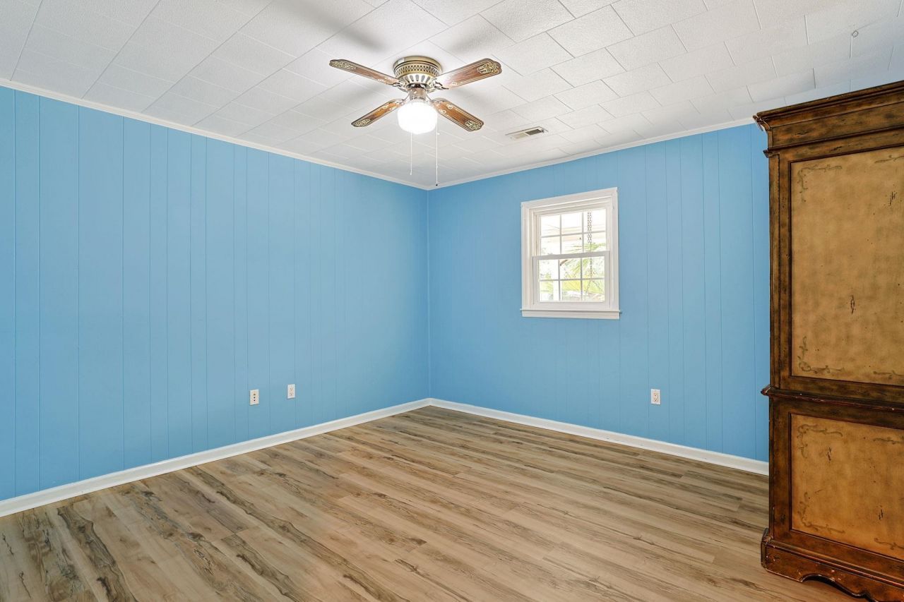 640 Belair Ave. Photo 32