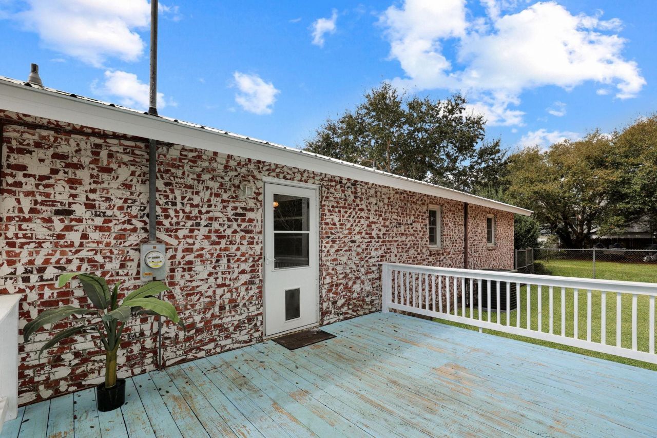 640 Belair Ave. Photo 36