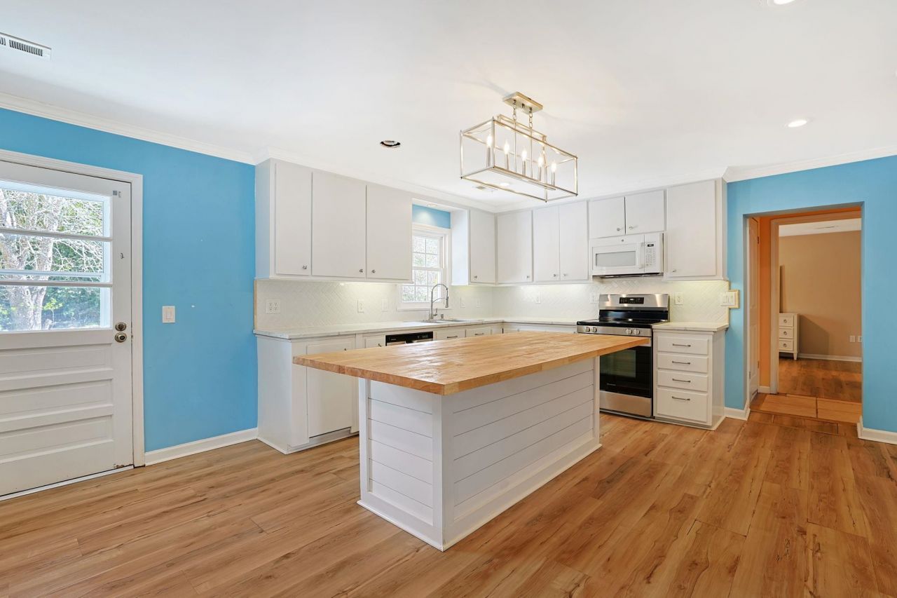 640 Belair Ave. Photo 8