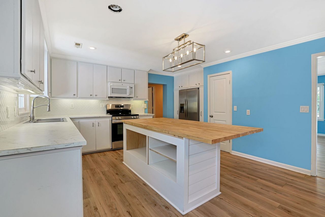 640 Belair Ave. Photo 9