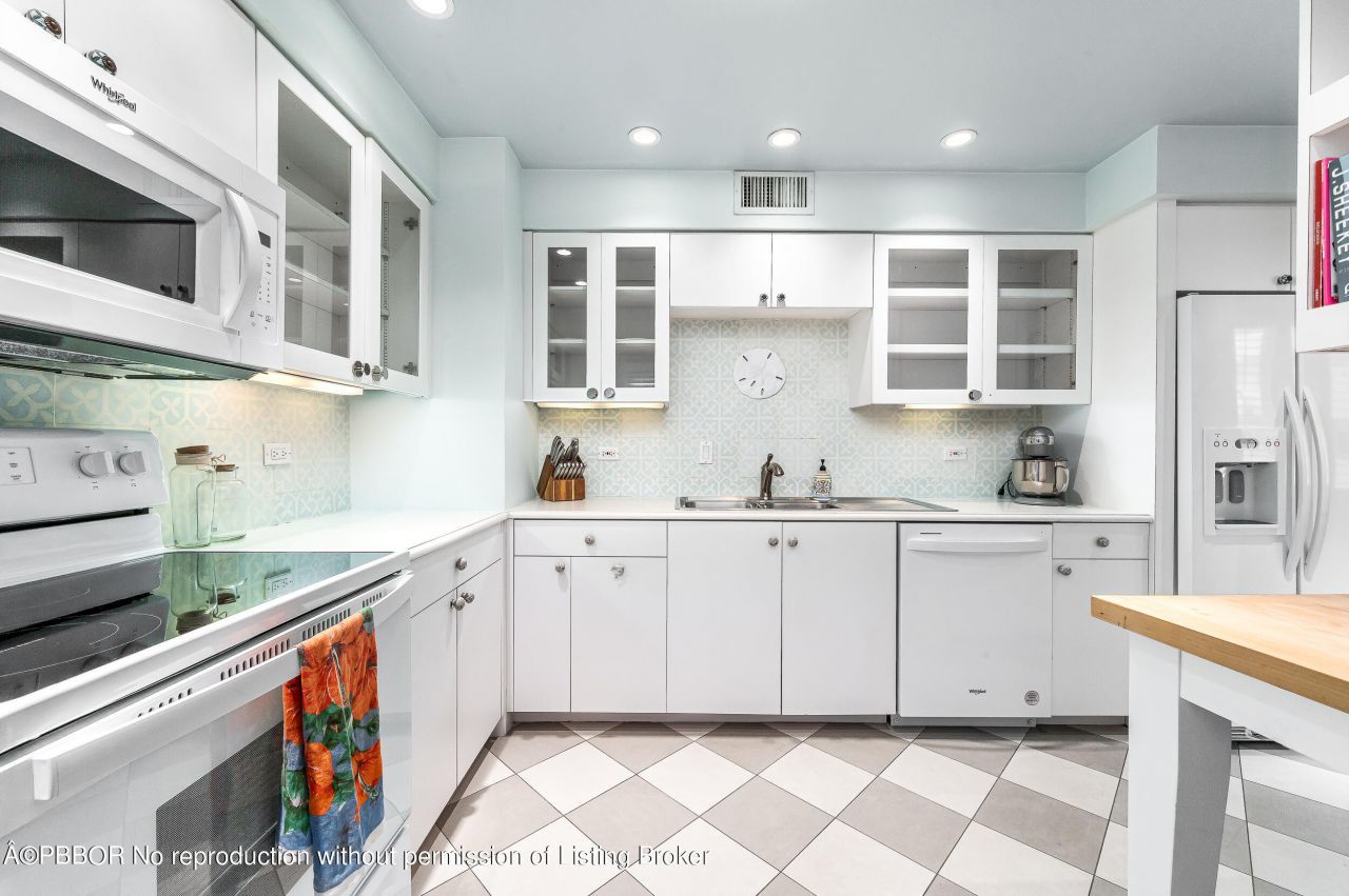 389 S Lake Drive, Unit 2D, Palm Beach, FL 33480 Photo