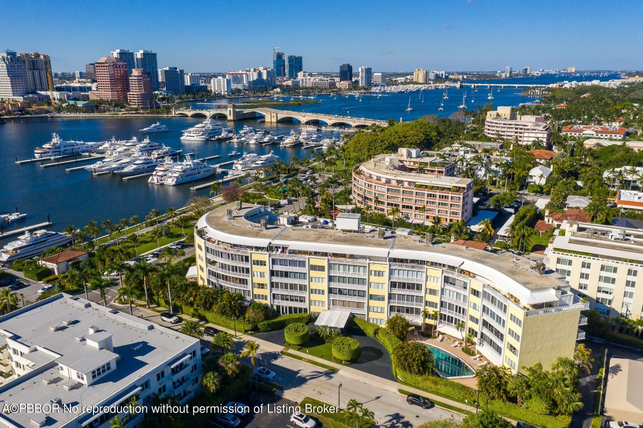 389 S Lake Drive, Unit 2D, Palm Beach, FL 33480 Photo