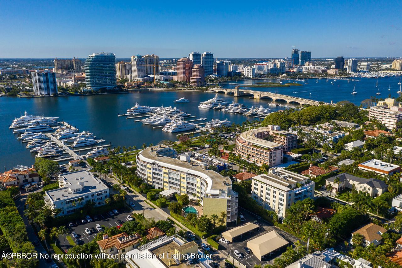 389 S Lake Drive, Unit 2D, Palm Beach, FL 33480 Photo