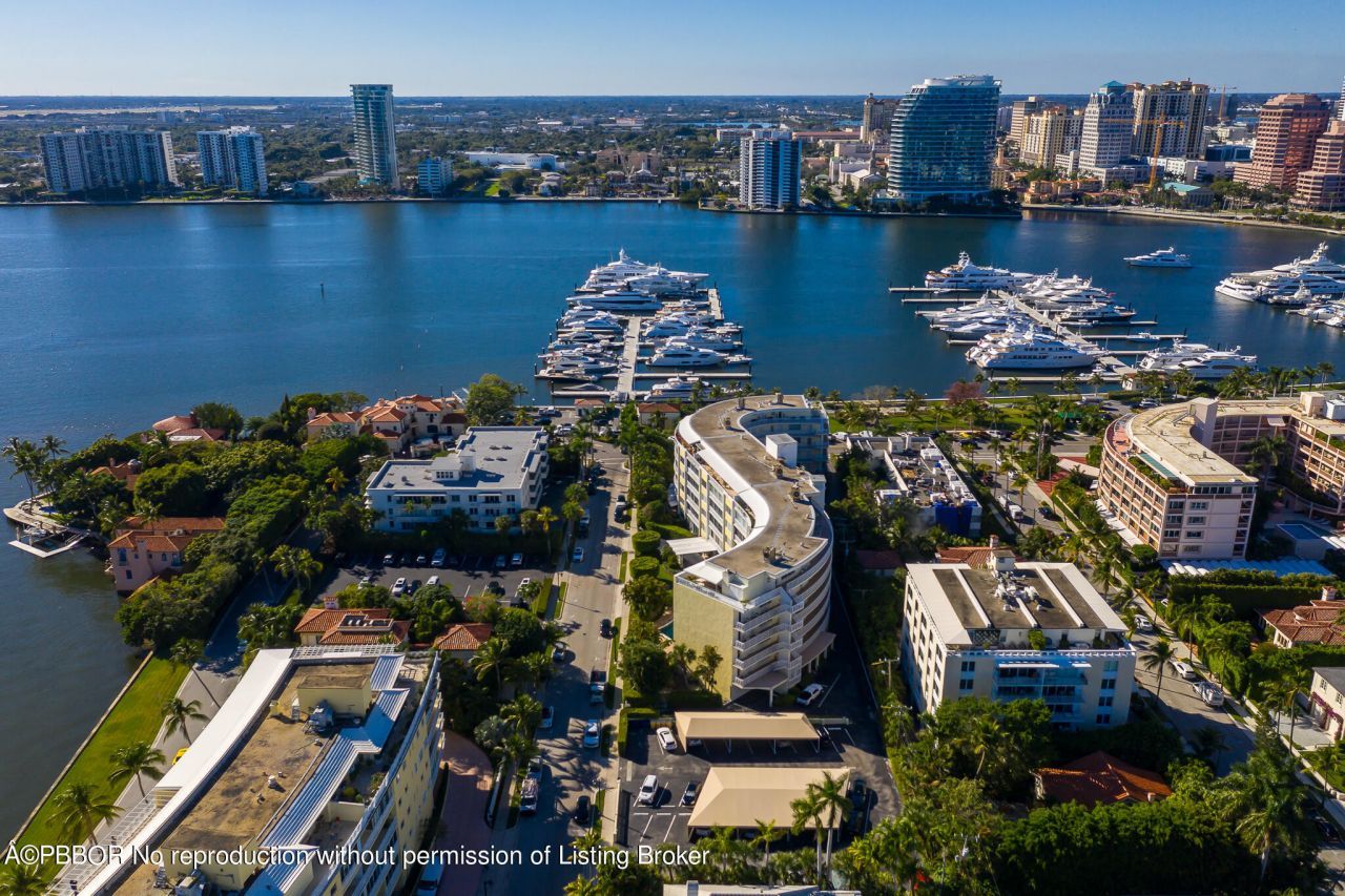 389 S Lake Drive, Unit 2D, Palm Beach, FL 33480 Photo