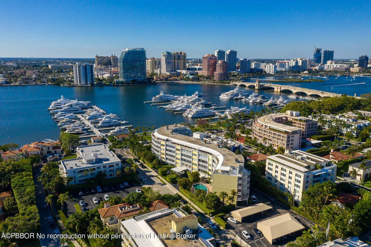 389 S Lake Drive, Unit 2D, Palm Beach, FL 33480 Photo