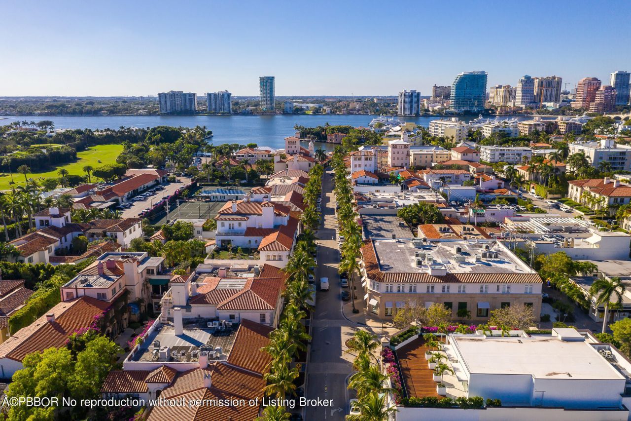 389 S Lake Drive, Unit 2D, Palm Beach, FL 33480 Photo