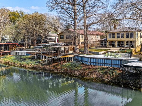 232 Lake Ridge DR, Seguin, TX 78155