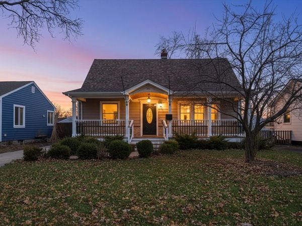 251 N Michigan Avenue , Villa Park, IL 60181