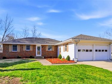 6915 NW 79th Terrace, Kansas City, MO 64152