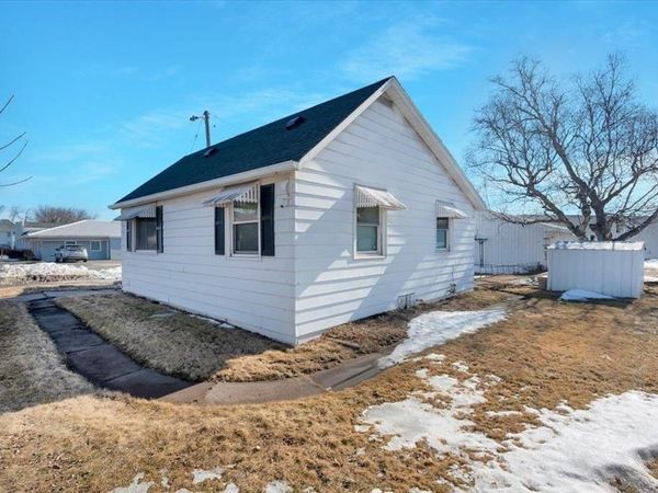 3914 Grand Avenue, Duluth, MN 55807