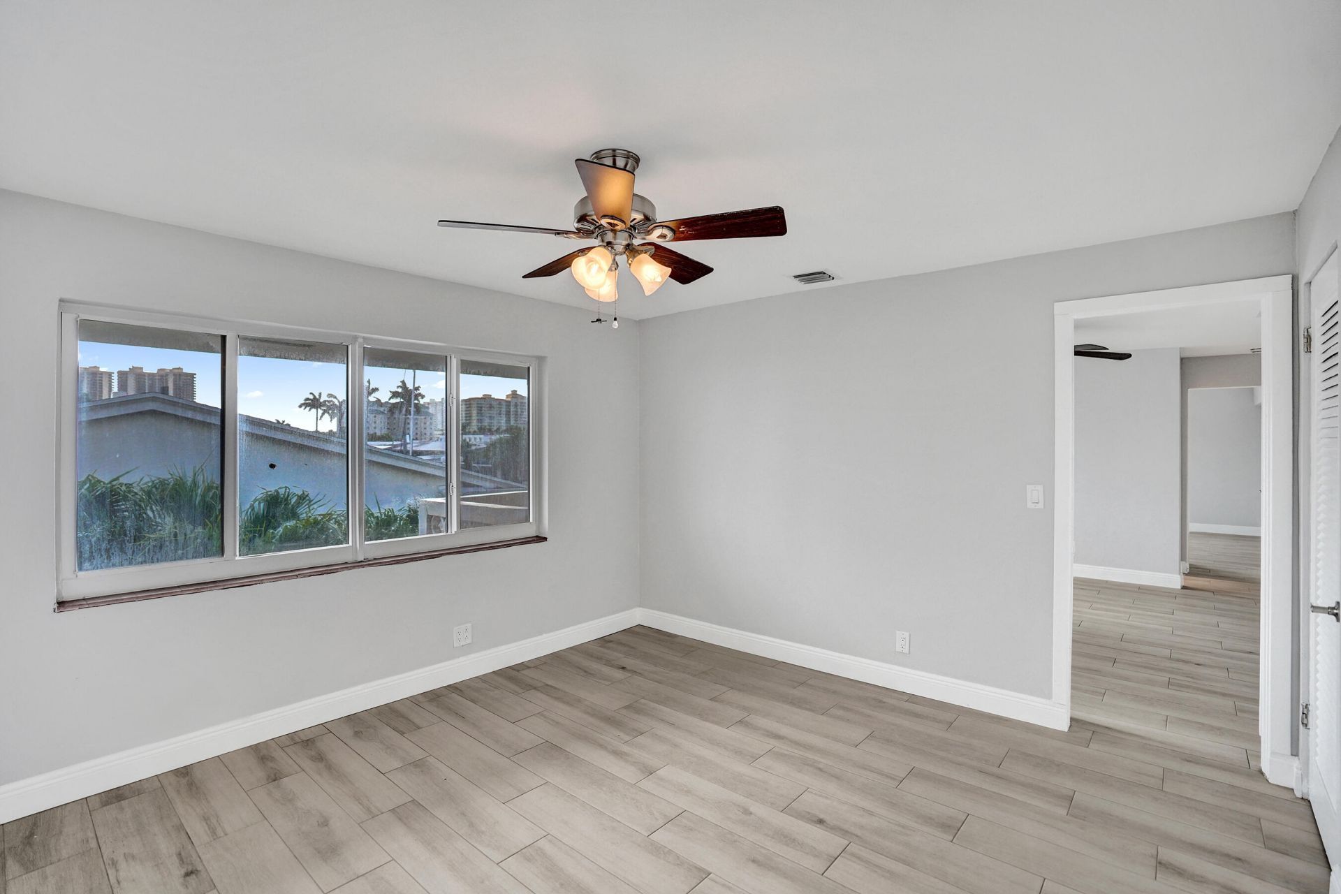 3220 Bayview Drive, Unit 315, Fort Lauderdale, FL 33306 Photo