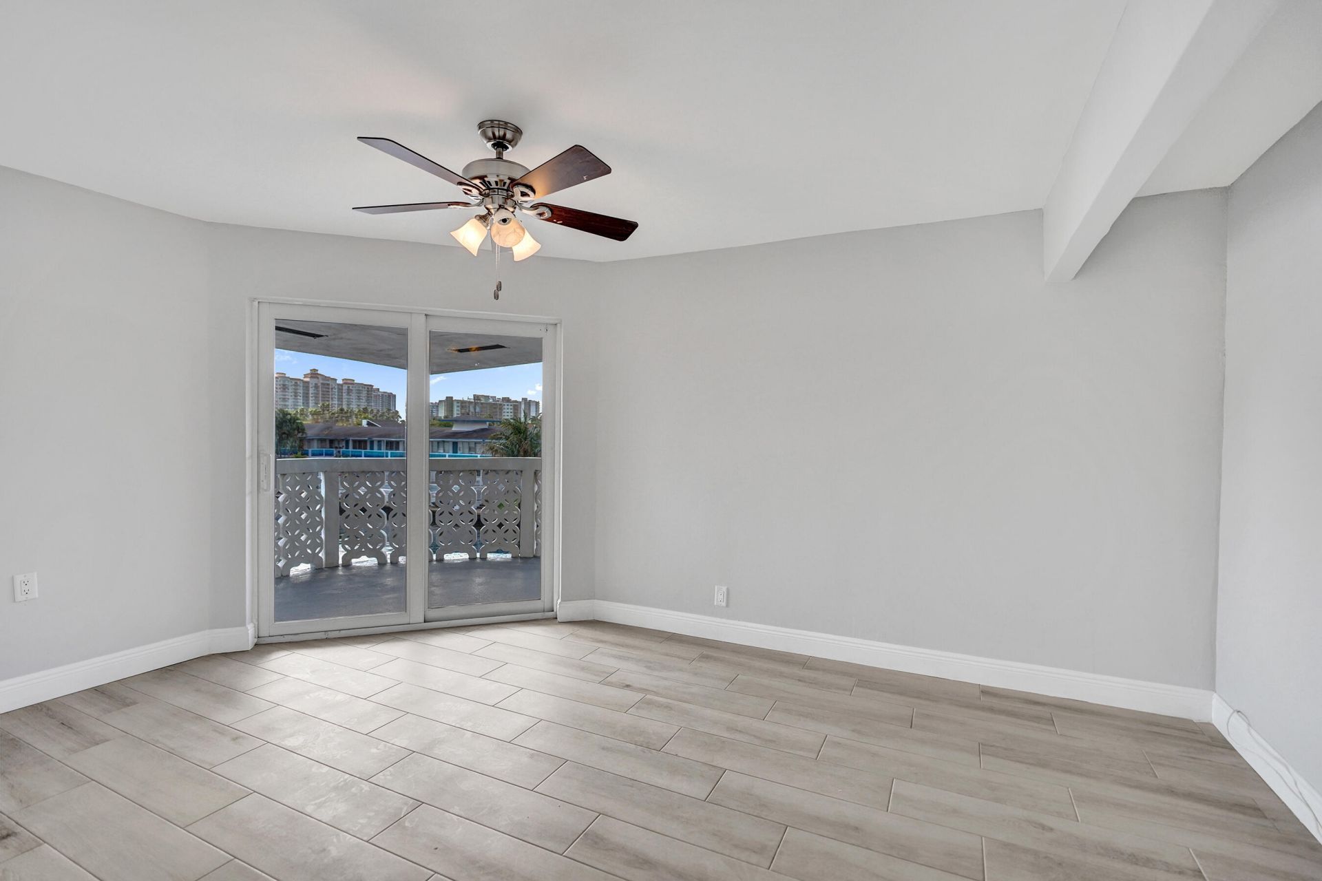 3220 Bayview Drive, Unit 315, Fort Lauderdale, FL 33306 Photo