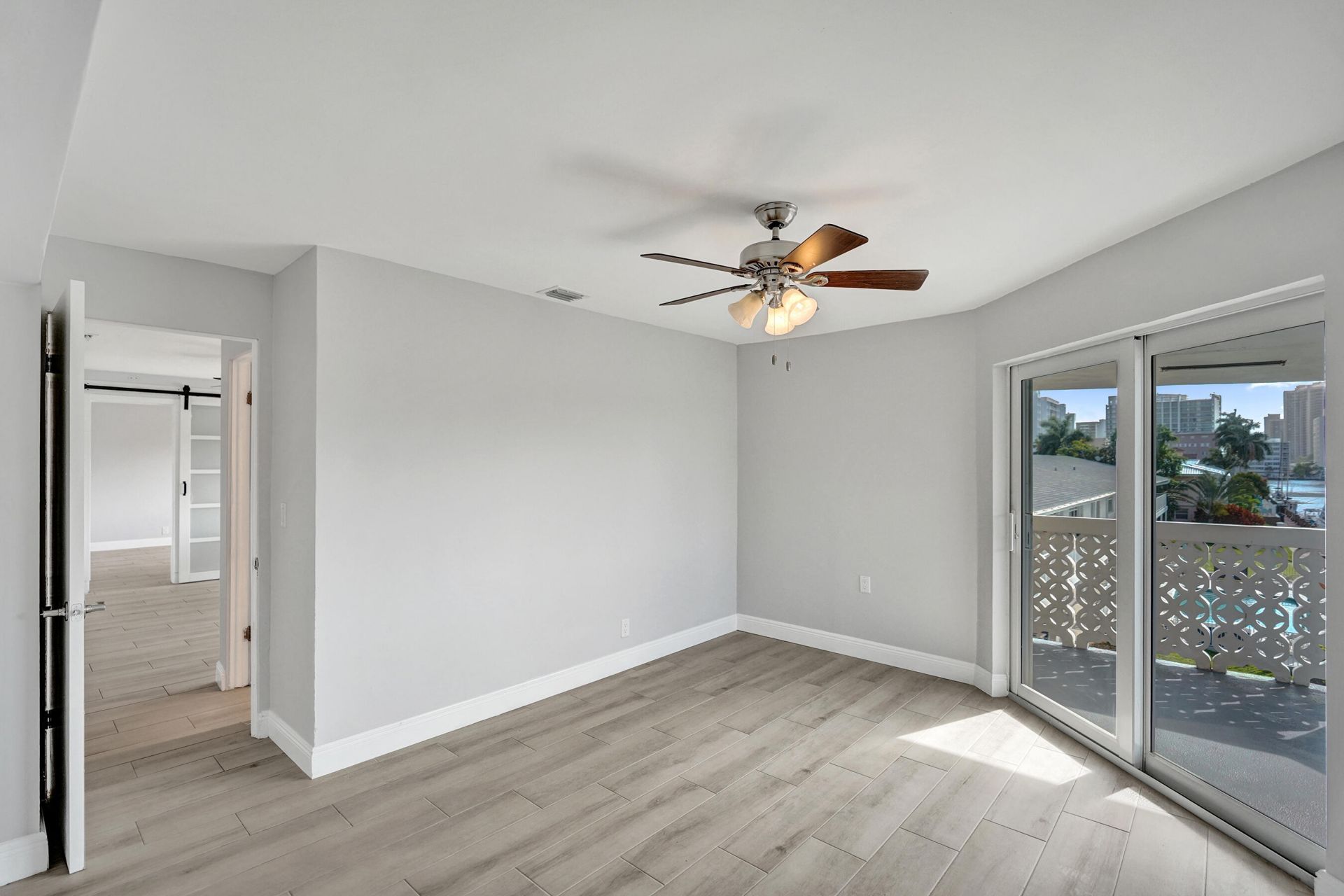 3220 Bayview Drive, Unit 315, Fort Lauderdale, FL 33306 Photo