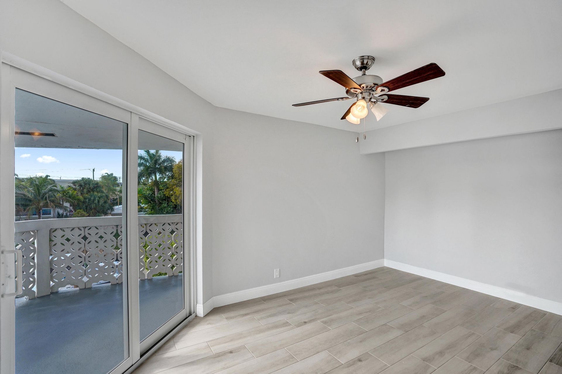 3220 Bayview Drive, Unit 315, Fort Lauderdale, FL 33306 Photo