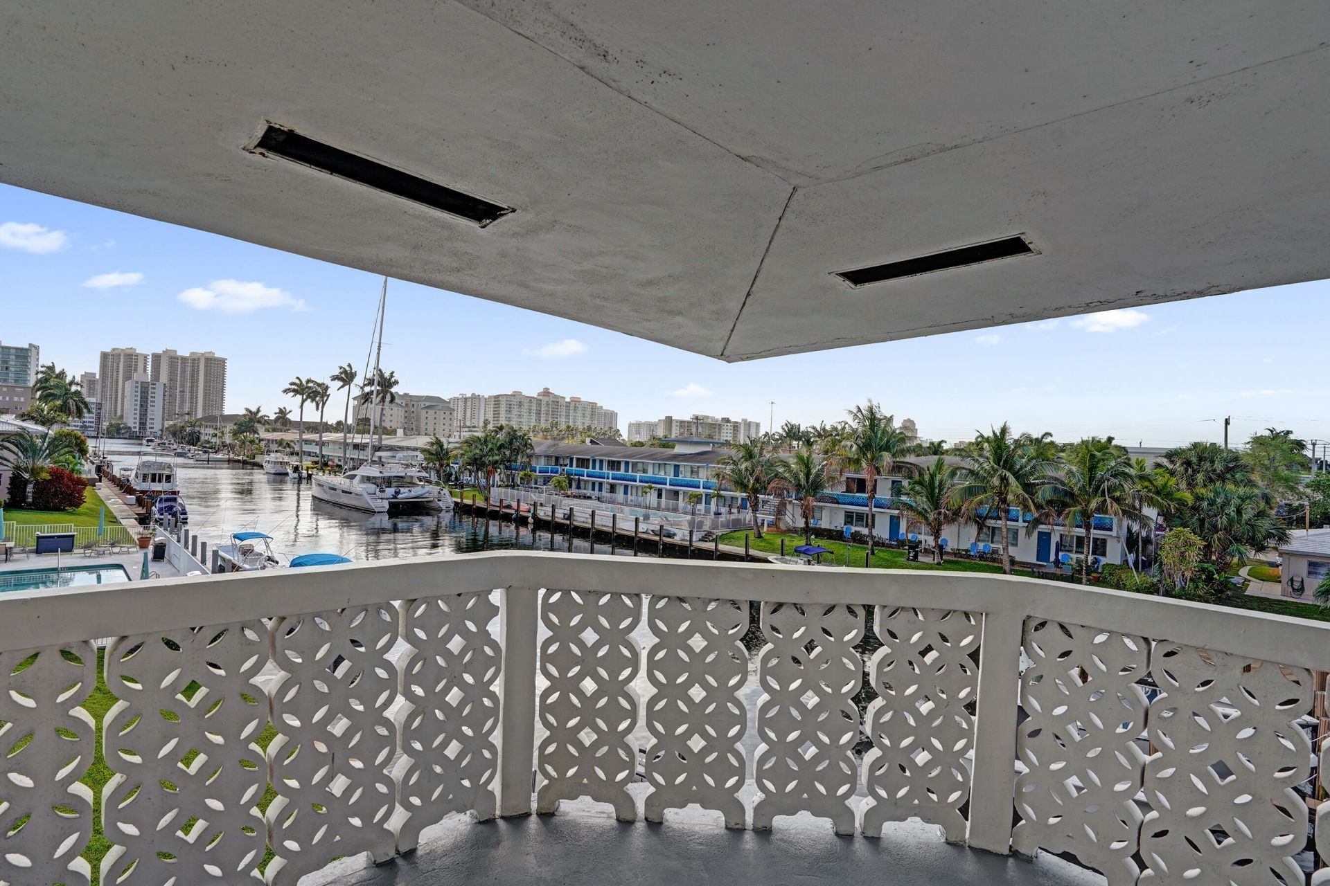 3220 Bayview Drive, Unit 315, Fort Lauderdale, FL 33306 Photo