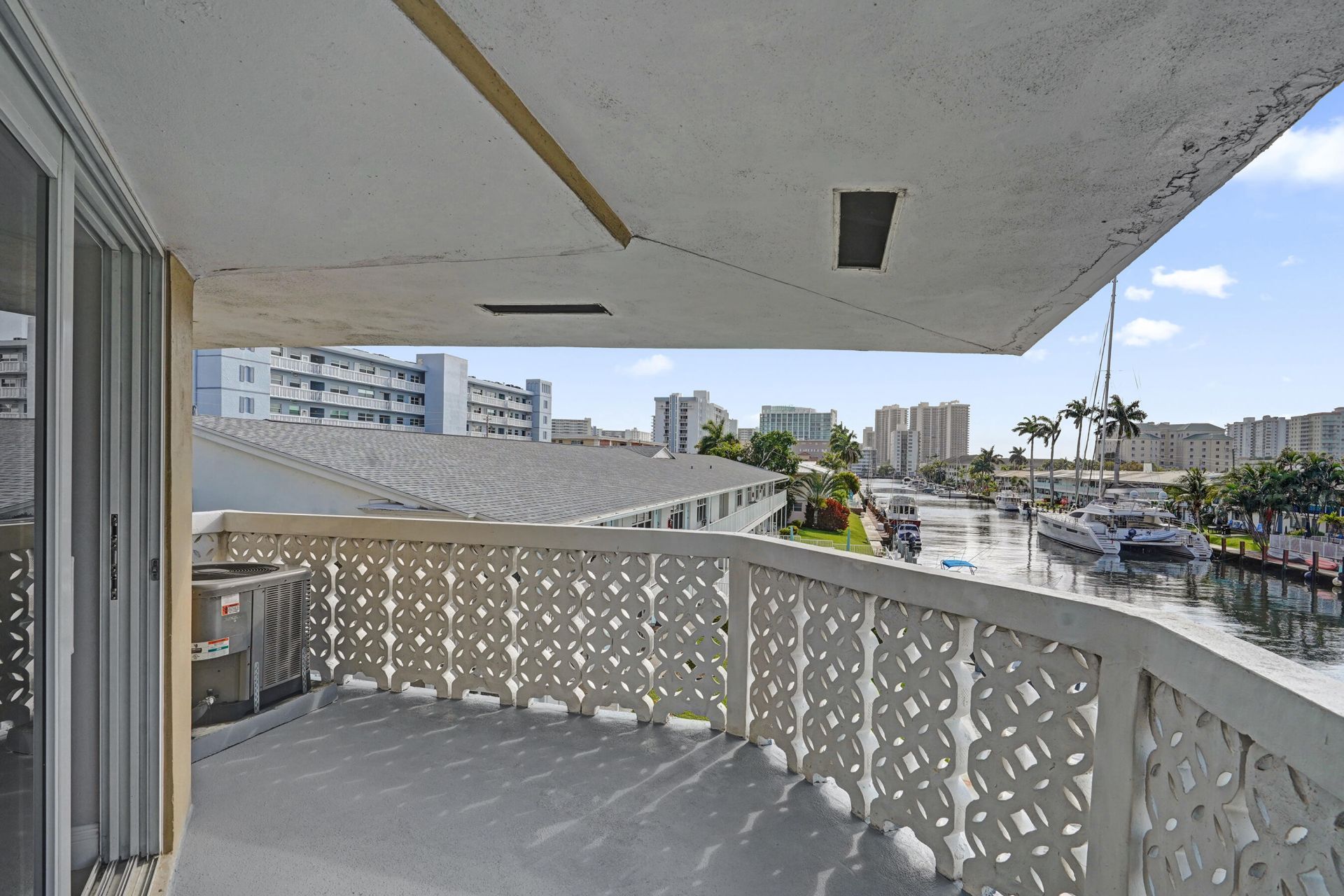 3220 Bayview Drive, Unit 315, Fort Lauderdale, FL 33306 Photo