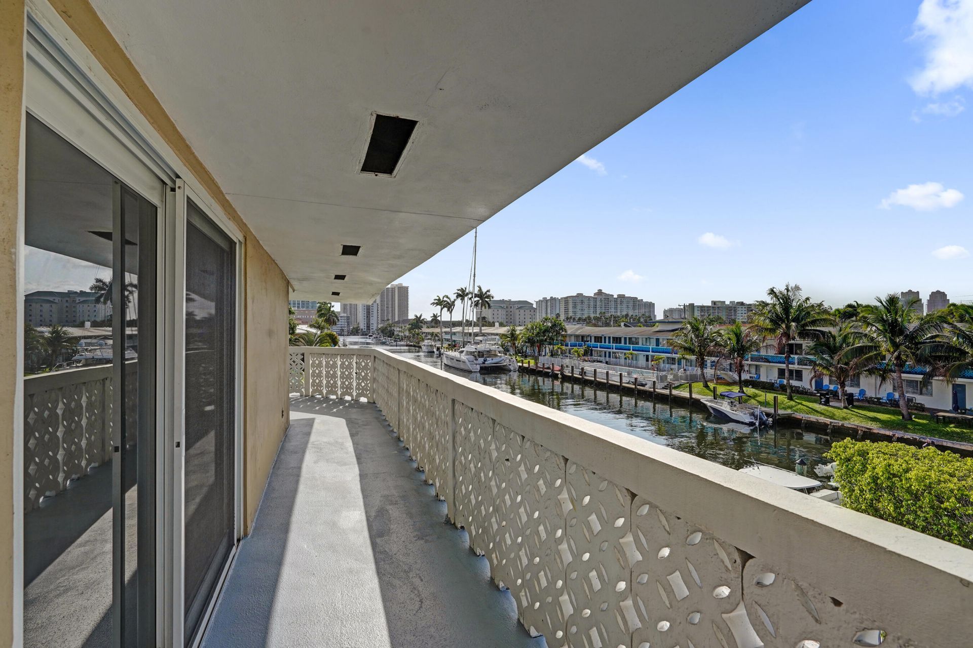 3220 Bayview Drive, Unit 315, Fort Lauderdale, FL 33306 Photo