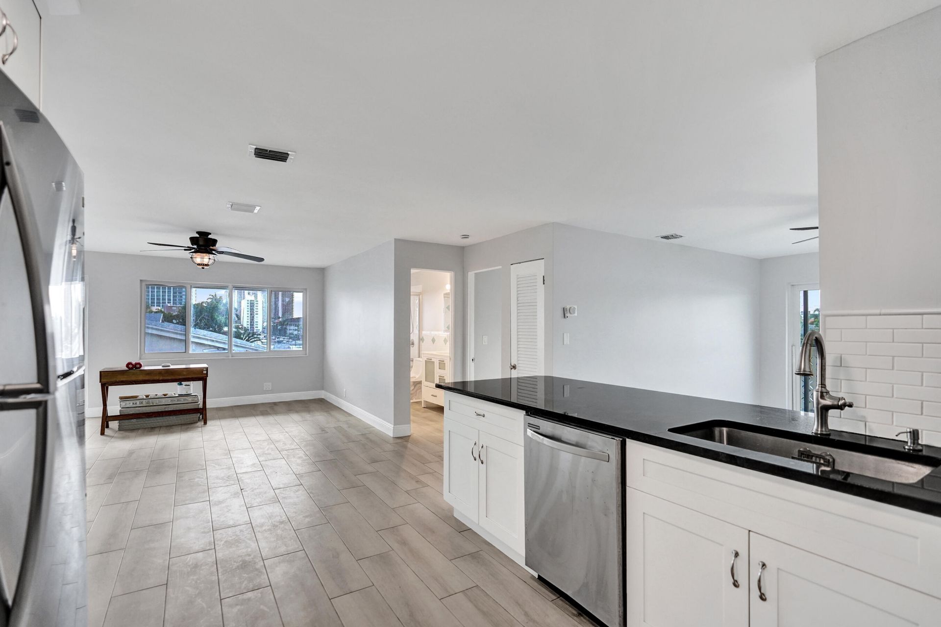 3220 Bayview Drive, Unit 315, Fort Lauderdale, FL 33306 Photo