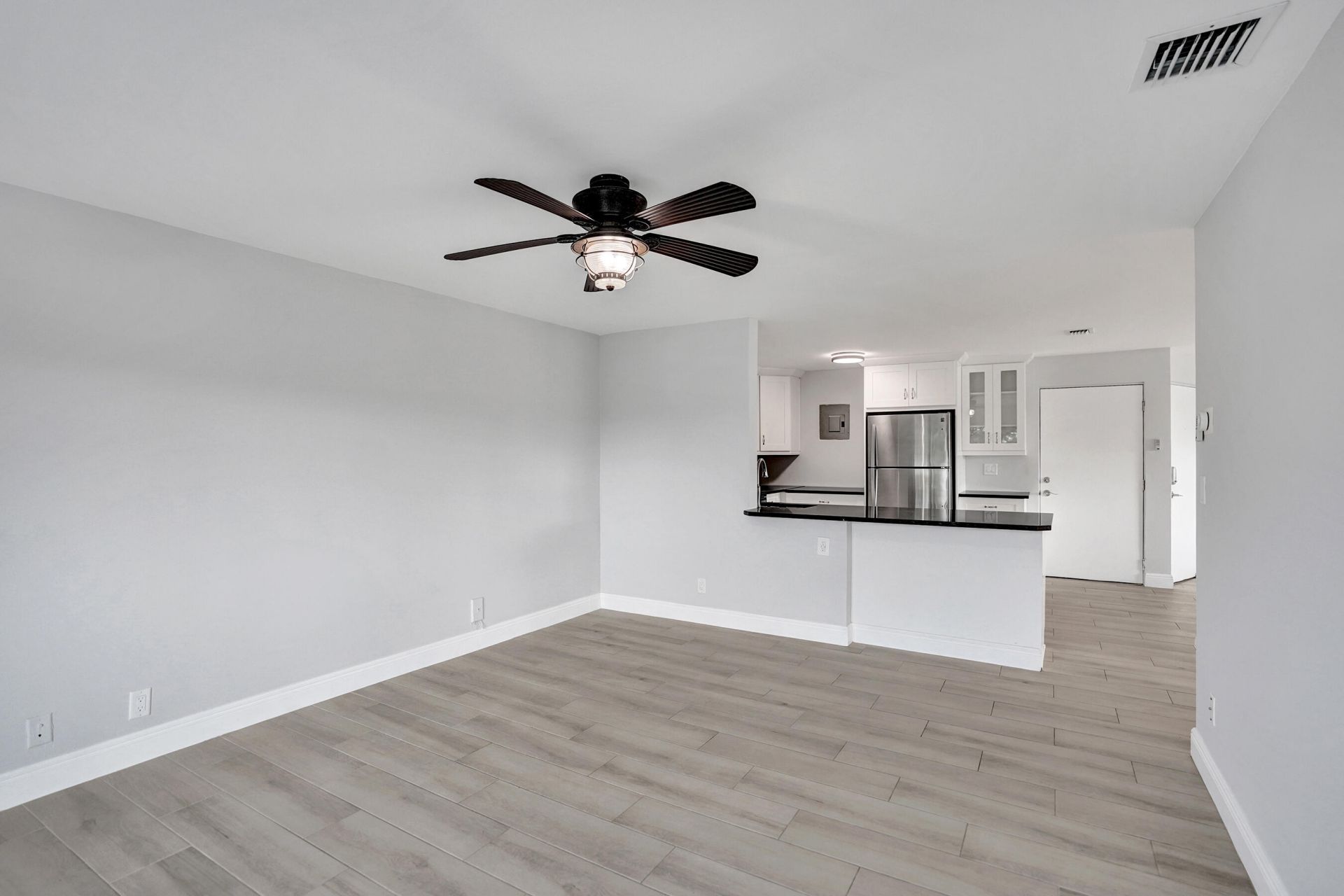 3220 Bayview Drive, Unit 315, Fort Lauderdale, FL 33306 Photo