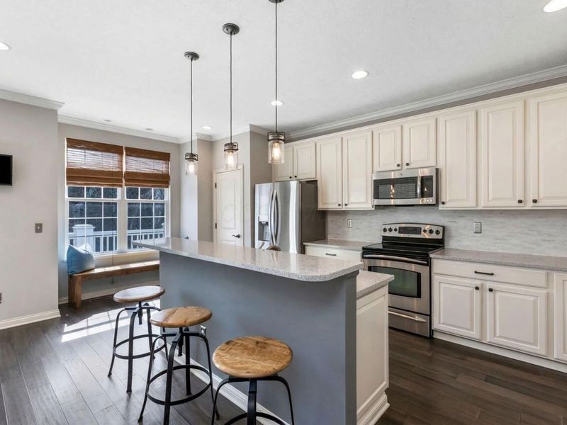 1041 Bluffway Drive, Columbus, OH 43235 Photo 10