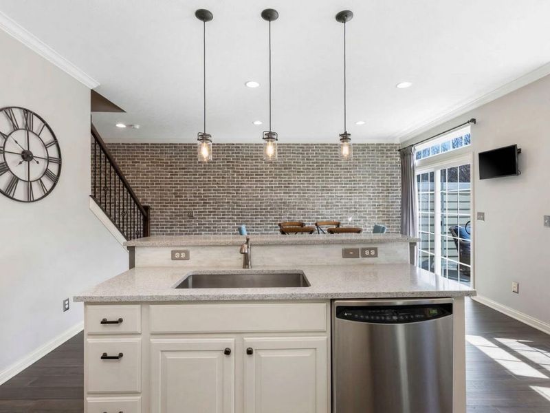 1041 Bluffway Drive, Columbus, OH 43235 Photo 13