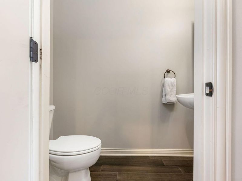 1041 Bluffway Drive, Columbus, OH 43235 Photo 14