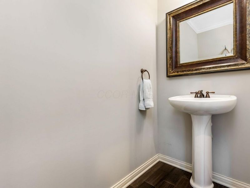 1041 Bluffway Drive, Columbus, OH 43235 Photo 15