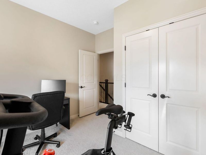 1041 Bluffway Drive, Columbus, OH 43235 Photo 24