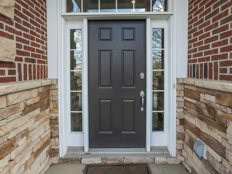 1041 Bluffway Drive, Columbus, OH 43235 Photo 3