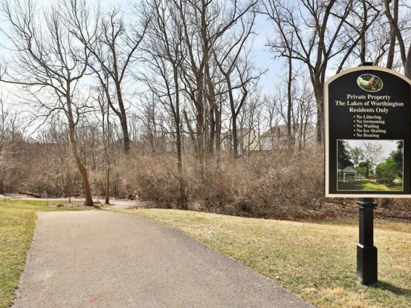 1041 Bluffway Drive, Columbus, OH 43235 Photo 32