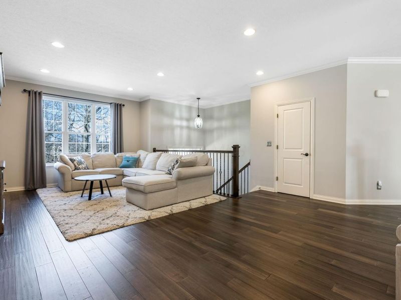 1041 Bluffway Drive, Columbus, OH 43235 Photo 5