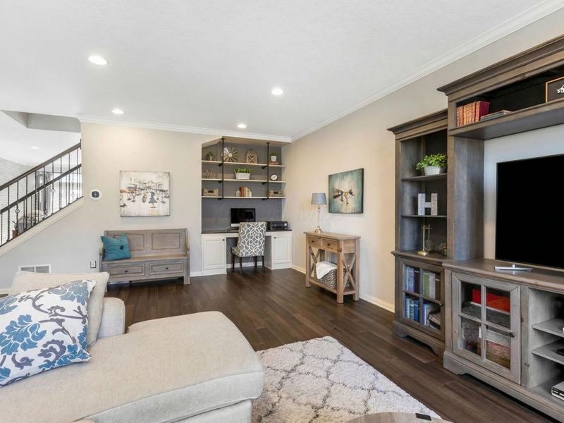 1041 Bluffway Drive, Columbus, OH 43235 Photo 7